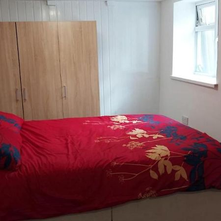 Lovely 3-Bed Apartment In Parkgate Rotherham Kültér fotó