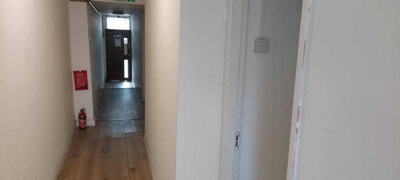 Lovely 3-Bed Apartment In Parkgate Rotherham Kültér fotó