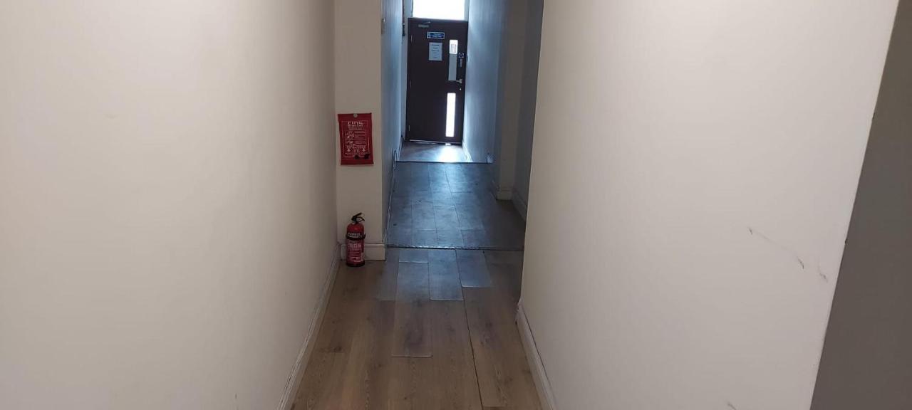 Lovely 3-Bed Apartment In Parkgate Rotherham Kültér fotó