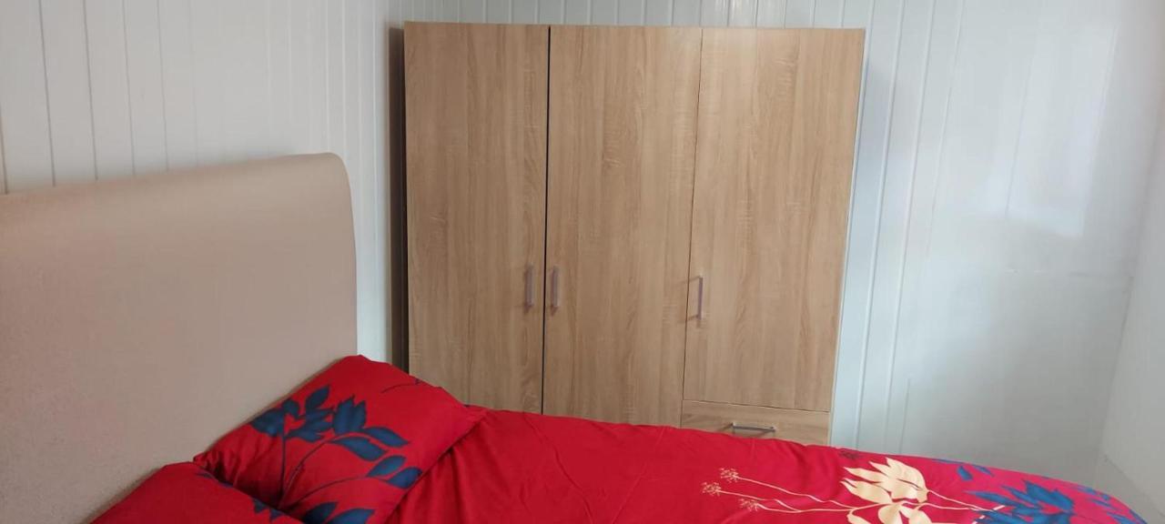 Lovely 3-Bed Apartment In Parkgate Rotherham Kültér fotó