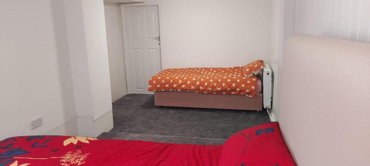 Lovely 3-Bed Apartment In Parkgate Rotherham Kültér fotó