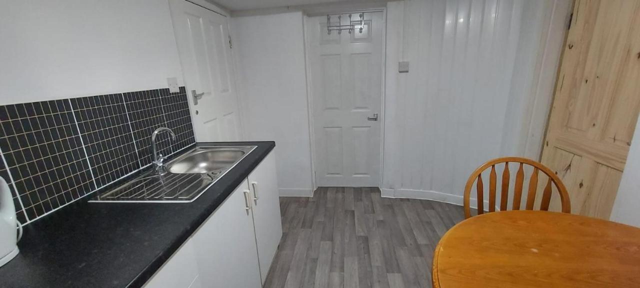 Lovely 3-Bed Apartment In Parkgate Rotherham Kültér fotó