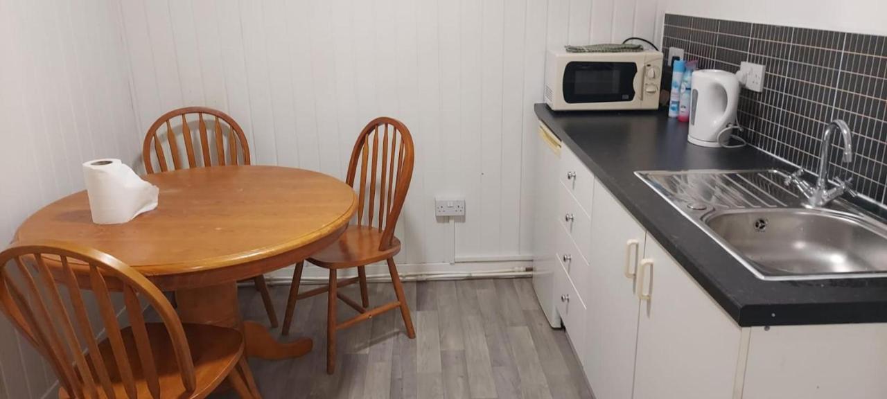 Lovely 3-Bed Apartment In Parkgate Rotherham Kültér fotó