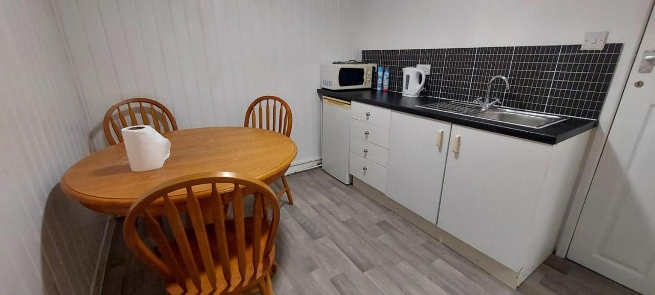 Lovely 3-Bed Apartment In Parkgate Rotherham Kültér fotó
