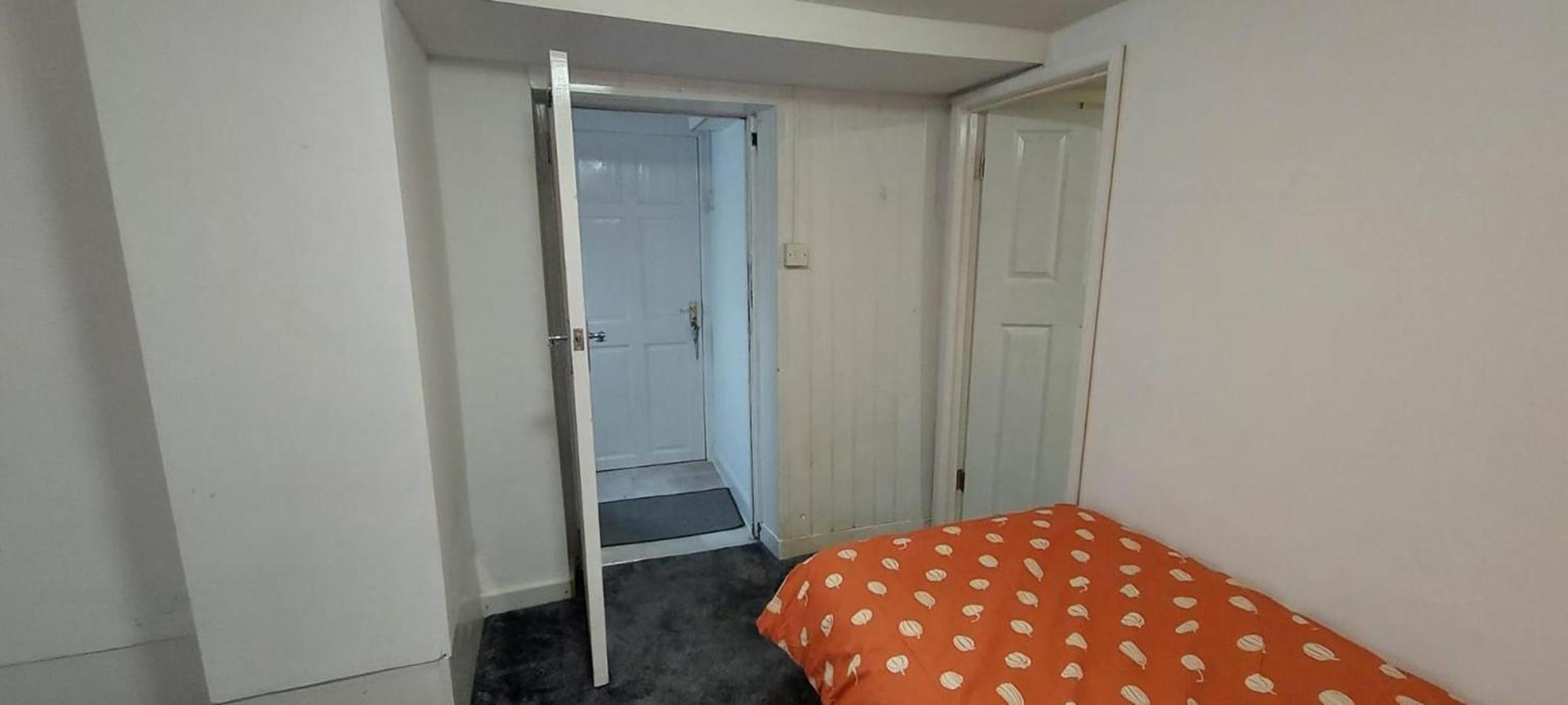 Lovely 3-Bed Apartment In Parkgate Rotherham Kültér fotó